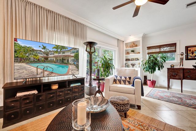 620 NE 9th Avenue 6, Fort Lauderdale, FL 33304