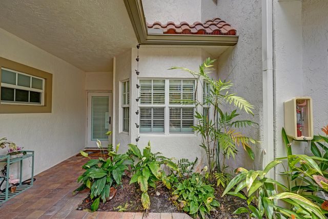 620 NE 9th Avenue 6, Fort Lauderdale, FL 33304