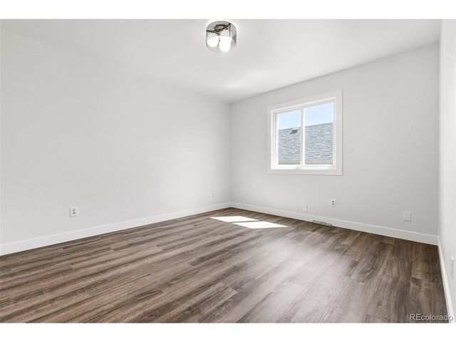 2016 Mount Sneffels St, Longmont, CO 80504