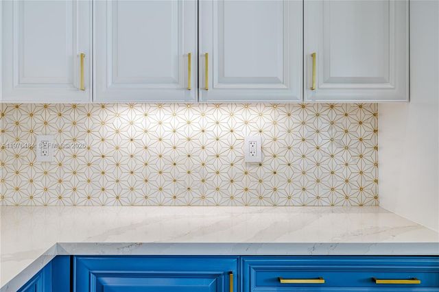 16721 SW 86th Ct, Palmetto Bay, FL 33157