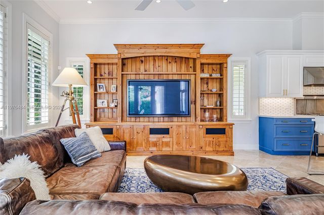 16721 SW 86th Ct, Palmetto Bay, FL 33157