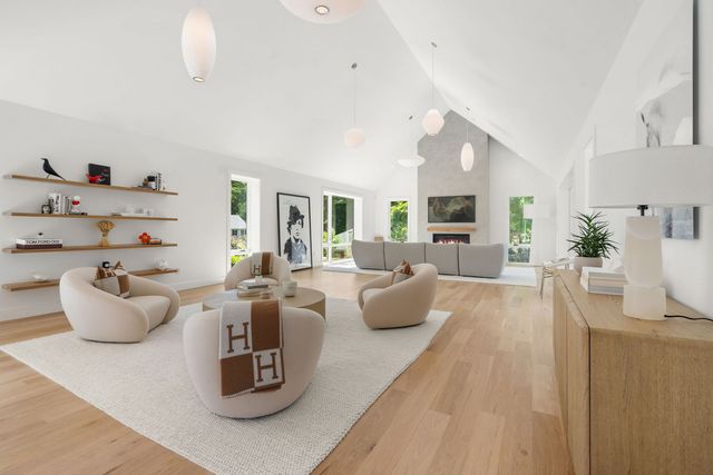 21 White Oak Road, Newton, MA 02468