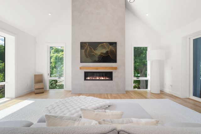 21 White Oak Road, Newton, MA 02468
