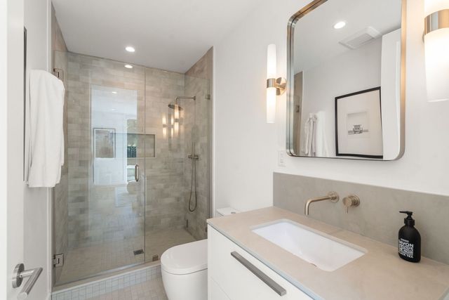 21 White Oak Road, Newton, MA 02468