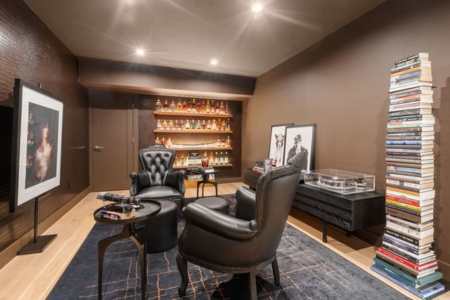 21 White Oak Road, Newton, MA 02468
