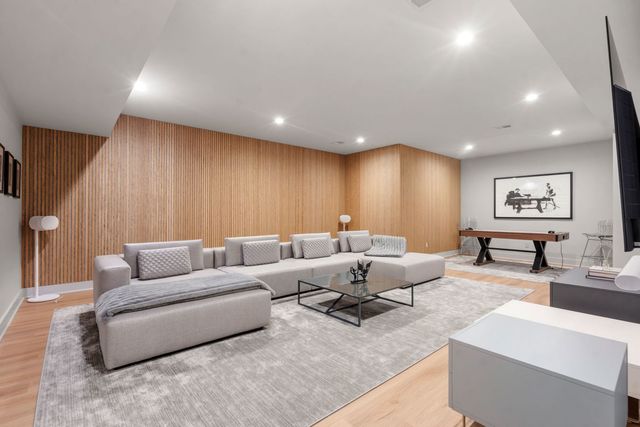 21 White Oak Road, Newton, MA 02468