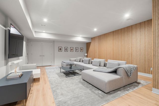 21 White Oak Road, Newton, MA 02468