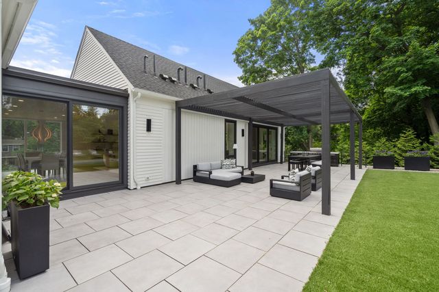 21 White Oak Road, Newton, MA 02468