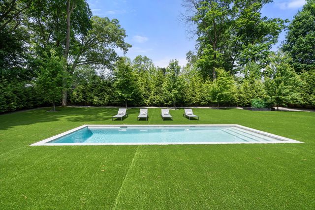 21 White Oak Road, Newton, MA 02468