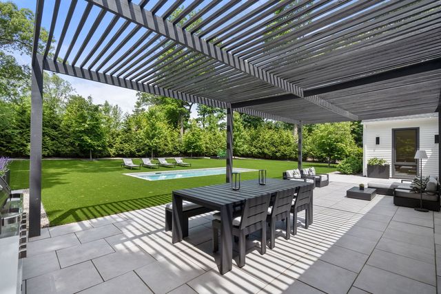 21 White Oak Road, Newton, MA 02468