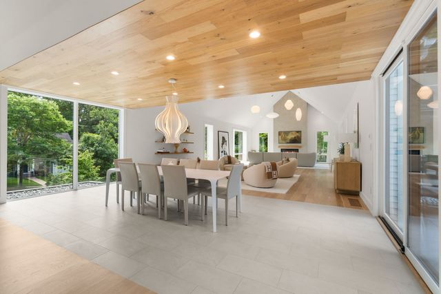 21 White Oak Road, Newton, MA 02468