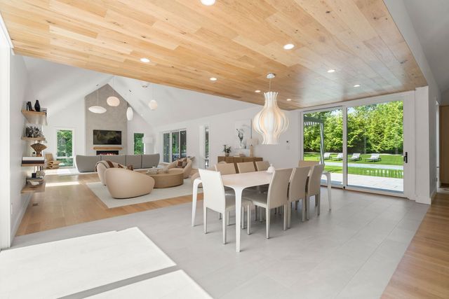 21 White Oak Road, Newton, MA 02468
