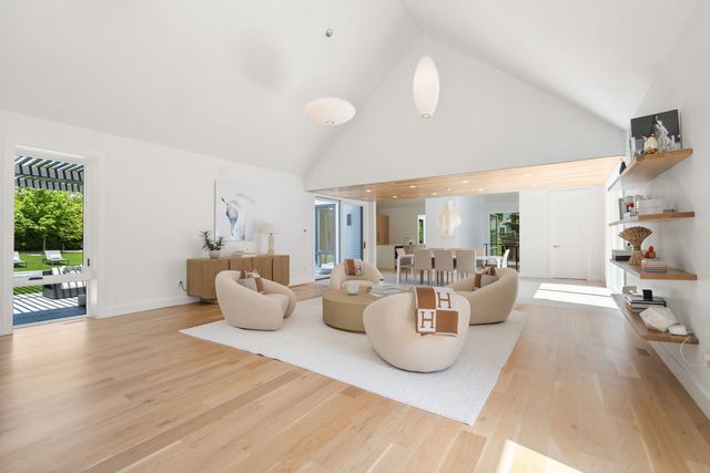21 White Oak Road, Newton, MA 02468