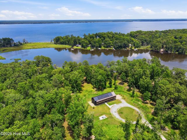 4725 Creeks Junction Road, Blounts Creek, NC 27814