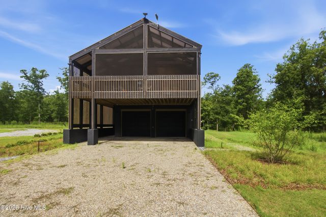 4725 Creeks Junction Road, Blounts Creek, NC 27814
