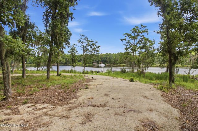 4725 Creeks Junction Road, Blounts Creek, NC 27814