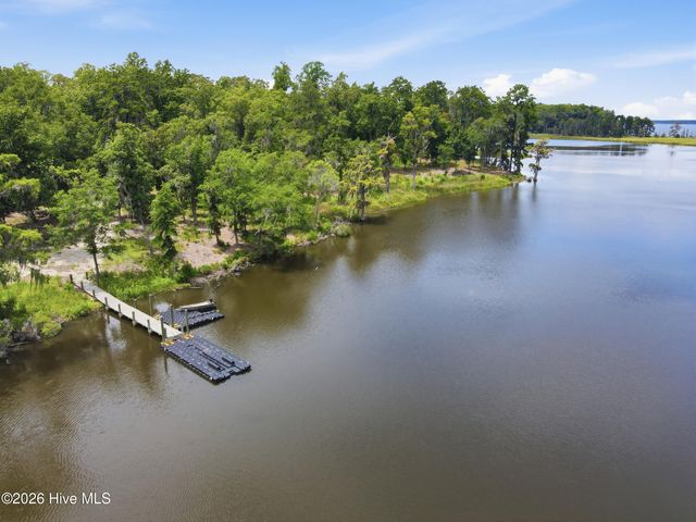 4725 Creeks Junction Road, Blounts Creek, NC 27814