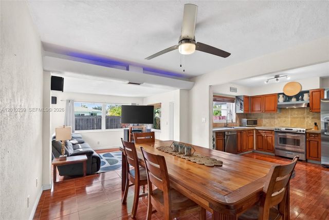 234 SE 3rd Ter, Dania Beach, FL 33004