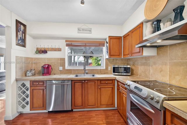 234 SE 3rd Ter, Dania Beach, FL 33004