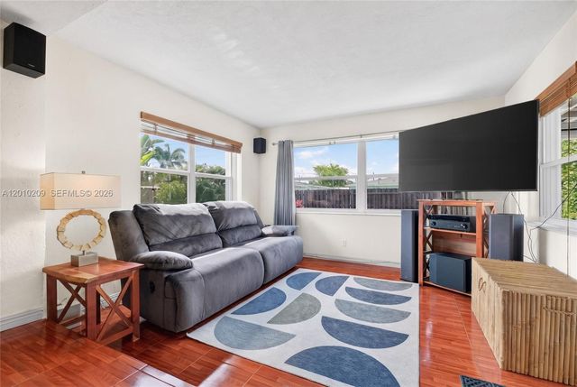 234 SE 3rd Ter, Dania Beach, FL 33004