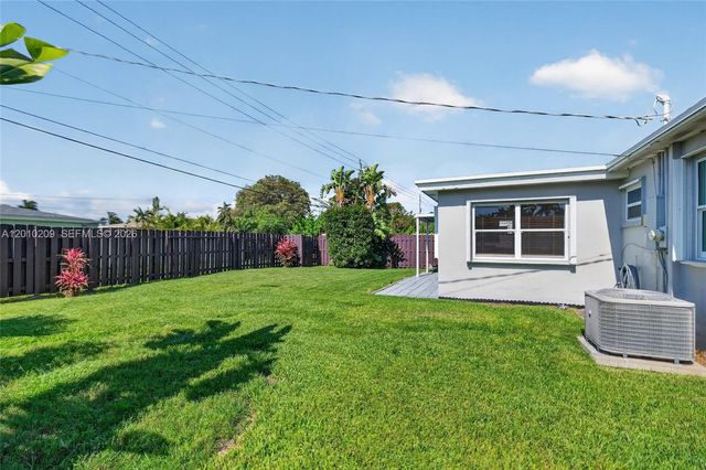 234 SE 3rd Ter, Dania Beach, FL 33004