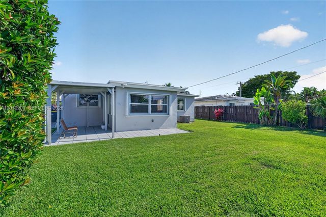 234 SE 3rd Ter, Dania Beach, FL 33004