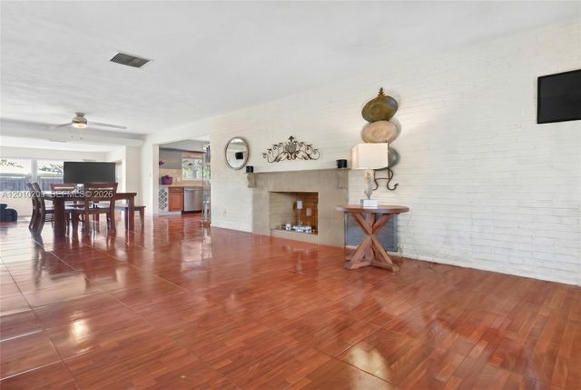 234 SE 3rd Ter, Dania Beach, FL 33004