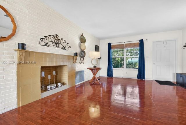 234 SE 3rd Ter, Dania Beach, FL 33004