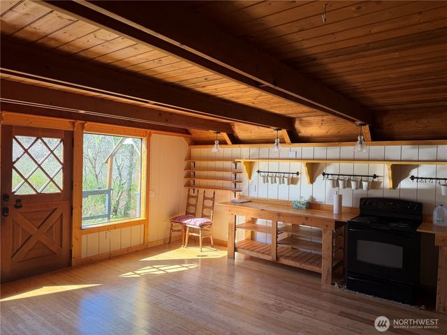 2750 Leland Valley Road W, Quilcene, WA 98376