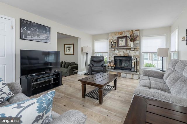2 WALTON DR, Sewell, NJ 08080