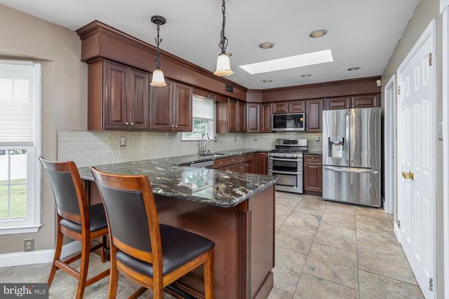 2 WALTON DR, Sewell, NJ 08080