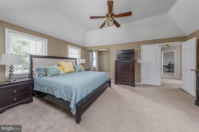 2 WALTON DR, Sewell, NJ 08080