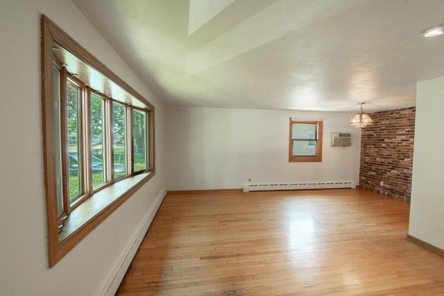 7008 46th AVENUE, Kenosha, WI 53142