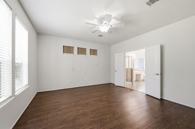 2117 Rushing Spring Drive, Pearland, TX 77584