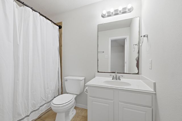 2117 Rushing Spring Drive, Pearland, TX 77584