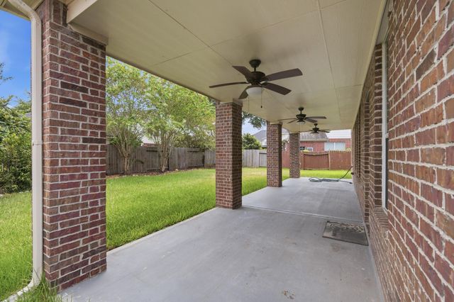 2117 Rushing Spring Drive, Pearland, TX 77584