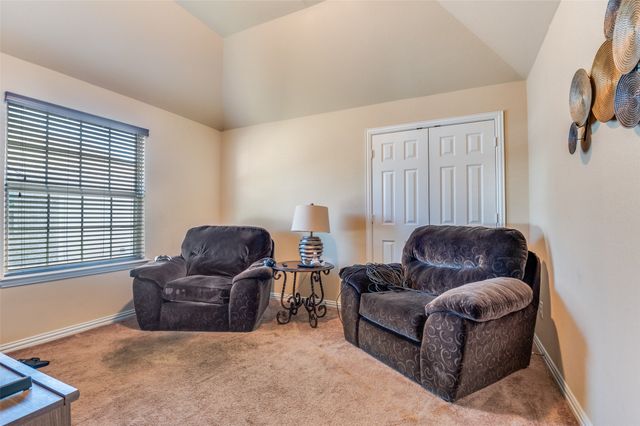 1512 Ruffian Road, Desoto, TX 75115