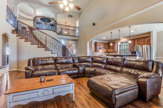 1512 Ruffian Road, Desoto, TX 75115