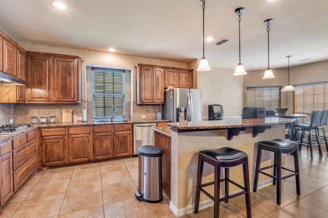 1512 Ruffian Road, Desoto, TX 75115