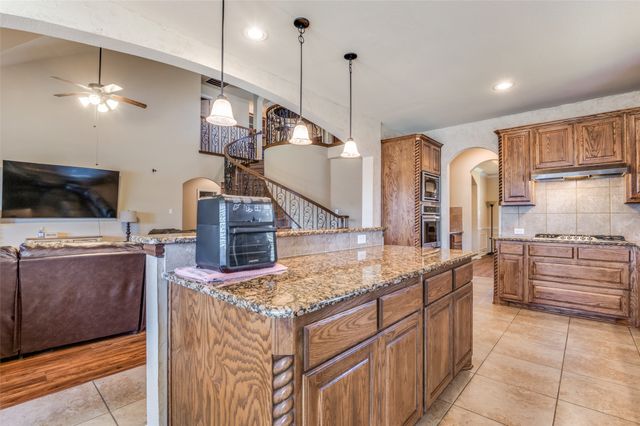 1512 Ruffian Road, Desoto, TX 75115