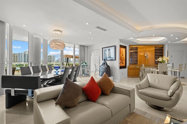 21050 Point Pl 802, Aventura, FL 33180