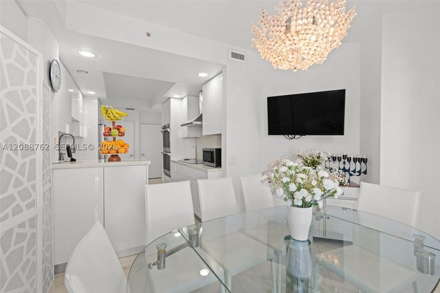 21050 Point Pl 802, Aventura, FL 33180