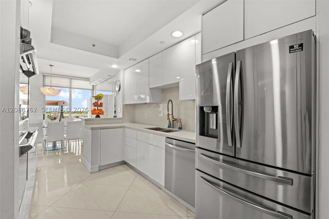 21050 Point Pl 802, Aventura, FL 33180