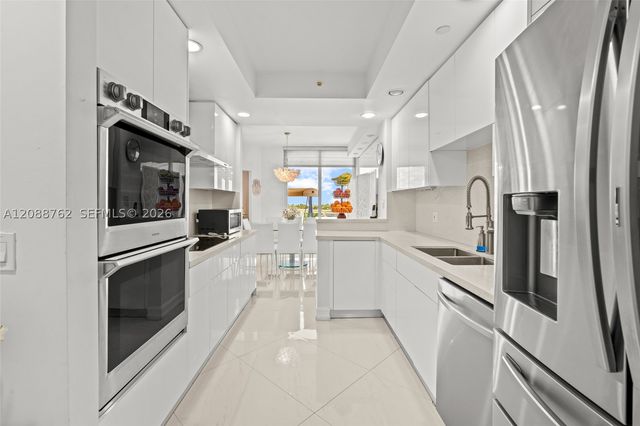 21050 Point Pl 802, Aventura, FL 33180