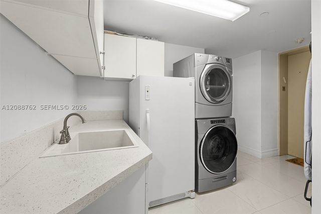 21050 Point Pl 802, Aventura, FL 33180
