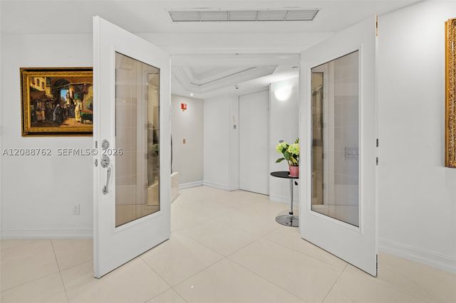 21050 Point Pl 802, Aventura, FL 33180