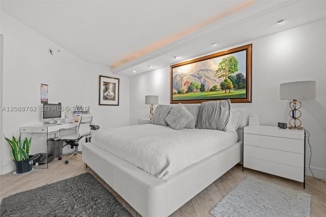 21050 Point Pl 802, Aventura, FL 33180