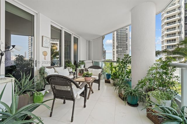 21050 Point Pl 802, Aventura, FL 33180