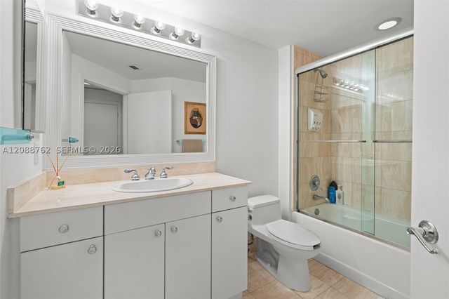 21050 Point Pl 802, Aventura, FL 33180