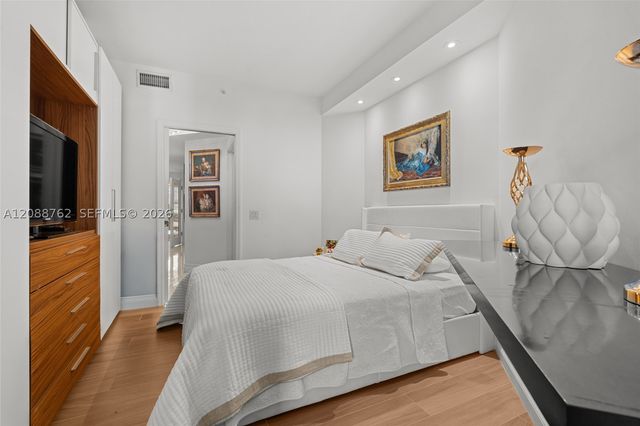 21050 Point Pl 802, Aventura, FL 33180